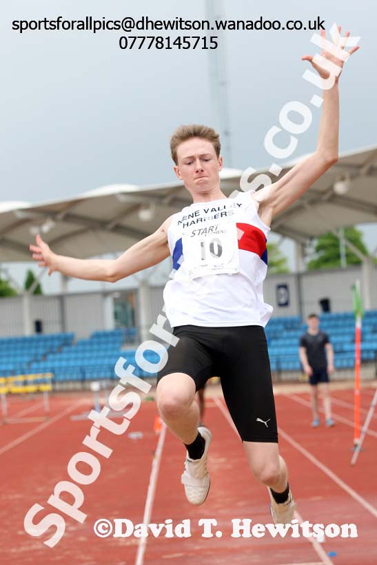 Senior mens long jump, Northern Championships, Sport City, Manchester. Photo: David T. Hewitson/Sports for All Pics